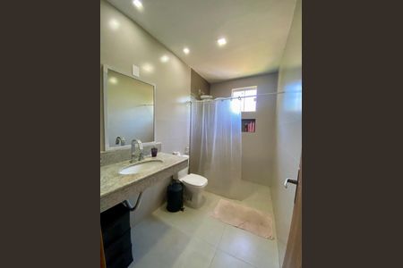 Casa de condomínio para alugar com 300m², 5 quartos e 3 vagasBanheiro