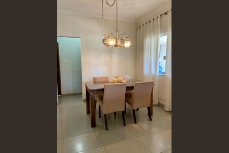 Casa de condomínio para alugar com 300m², 5 quartos e 3 vagasSala de Jantar