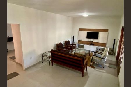 Casa de condomínio para alugar com 300m², 5 quartos e 3 vagasSala