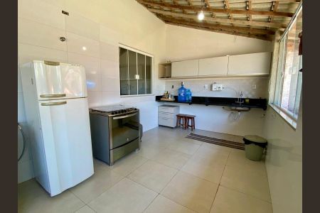 Casa de condomínio para alugar com 300m², 5 quartos e 3 vagasCozinha