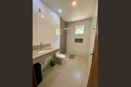 Casa de condomínio para alugar com 300m², 5 quartos e 3 vagasBanheiro