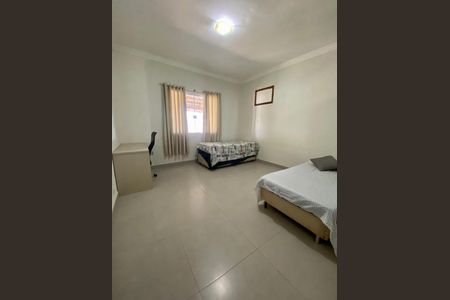 Casa de condomínio para alugar com 300m², 5 quartos e 3 vagasQuarto