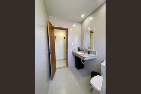 Casa de condomínio para alugar com 300m², 5 quartos e 3 vagasBanheiro