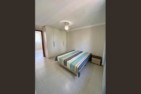 Casa de condomínio para alugar com 300m², 5 quartos e 3 vagasQuarto