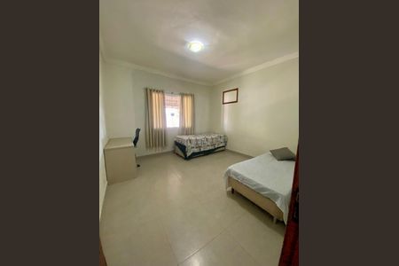 Casa de condomínio para alugar com 300m², 5 quartos e 3 vagasQuarto