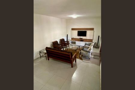 Casa de condomínio para alugar com 300m², 5 quartos e 3 vagasSala