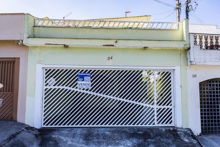 Casa à venda com 130m², 3 quartos e 2 vagasFachada