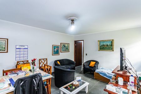 Casa à venda com 130m², 3 quartos e 2 vagasSala