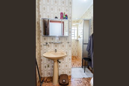 Casa à venda com 130m², 3 quartos e 2 vagasBanheiro