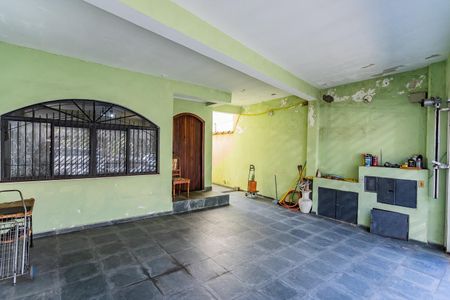 Casa à venda com 130m², 3 quartos e 2 vagasGaragem
