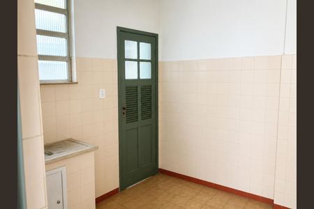Cozinha de apartamento para alugar com 2 quartos, 61m² em Austin, Nova Iguaçu