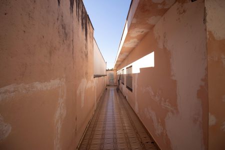 Casa à venda com 210m², 3 quartos e 4 vagas Casa à venda com 210m², 3 quartos e 4 vagasCorredor