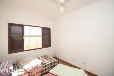 Casa à venda com 210m², 3 quartos e 4 vagas Casa à venda com 210m², 3 quartos e 4 vagasQuarto 2