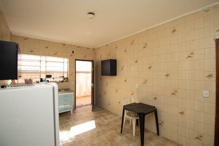 Casa à venda com 210m², 3 quartos e 4 vagas Casa à venda com 210m², 3 quartos e 4 vagasCozinha