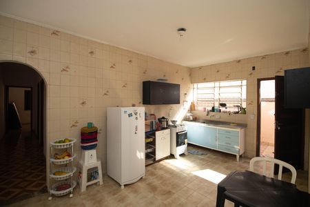 Casa à venda com 210m², 3 quartos e 4 vagas Casa à venda com 210m², 3 quartos e 4 vagasCozinha