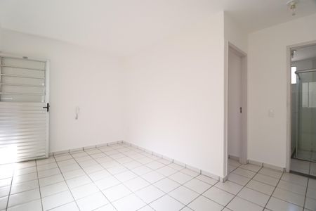 Sala de apartamento para alugar com 2 quartos, 44m² em Mansour, Uberlândia