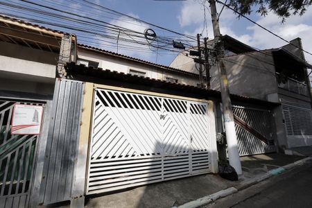 Casa à venda com 120m², 3 quartos e 2 vagas Casa à venda com 120m², 3 quartos e 2 vagasFachada