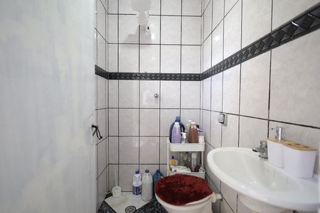 Casa à venda com 120m², 3 quartos e 2 vagas Casa à venda com 120m², 3 quartos e 2 vagasBanheiro