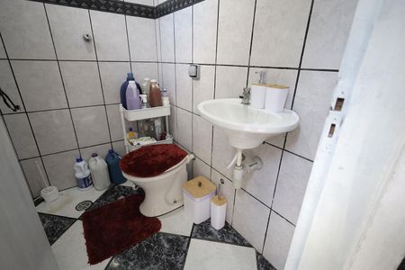 Casa à venda com 120m², 3 quartos e 2 vagas Casa à venda com 120m², 3 quartos e 2 vagasBanheiro
