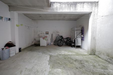 Casa à venda com 120m², 3 quartos e 2 vagas Casa à venda com 120m², 3 quartos e 2 vagasQuintal