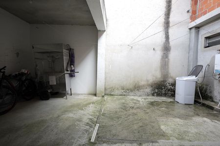 Casa à venda com 120m², 3 quartos e 2 vagas Casa à venda com 120m², 3 quartos e 2 vagasQuintal