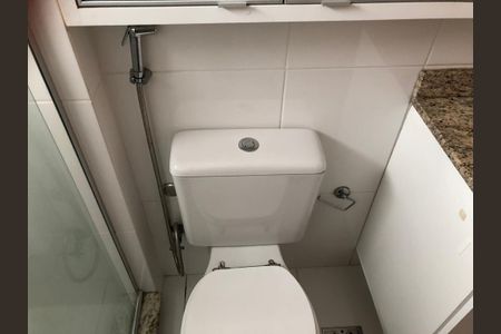 Apartamento para alugar com 73m², 2 quartos e 2 vagas Apartamento para alugar com 73m², 2 quartos e 2 vagasBanheiro
