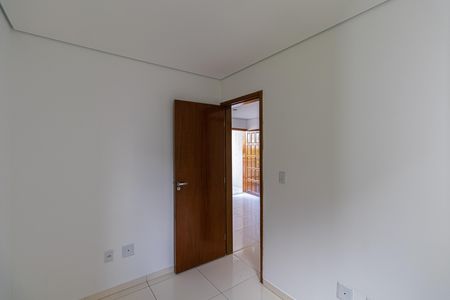 Quarto 1 de apartamento para alugar com 2 quartos, 37m² em Jardim Maringa, São Paulo