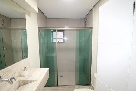 Banheiro de casa à venda com 2 quartos, 60m² em Vila Ester (zona Norte), São Paulo