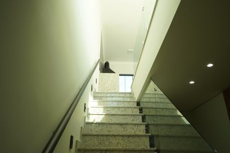 Escada de casa à venda com 3 quartos, 150m² em Vila Carrão, São Paulo