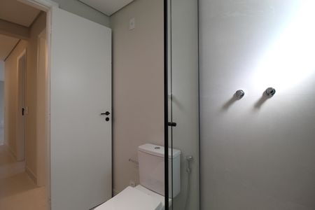 Banheiro Social de apartamento à venda com 4 quartos, 106m² em Indianópolis, São Paulo