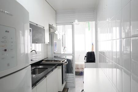 Cozinha de apartamento à venda com 2 quartos, 64m² em Vila Bertioga, São Paulo