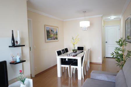 Sala de apartamento à venda com 2 quartos, 64m² em Vila Bertioga, São Paulo