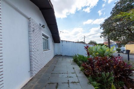 Casa para alugar com 146m², 3 quartos e 4 vagas Casa para alugar com 146m², 3 quartos e 4 vagasQuintal Frente