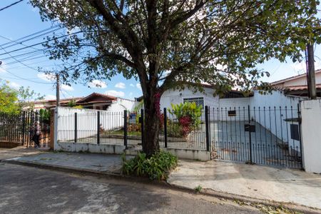 Casa para alugar com 146m², 3 quartos e 4 vagas Casa para alugar com 146m², 3 quartos e 4 vagasFachada