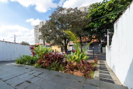 Casa para alugar com 146m², 3 quartos e 4 vagas Casa para alugar com 146m², 3 quartos e 4 vagasQuintal Frente