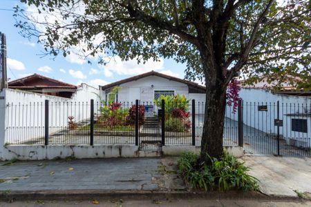 Casa para alugar com 146m², 3 quartos e 4 vagas Casa para alugar com 146m², 3 quartos e 4 vagasPlaca