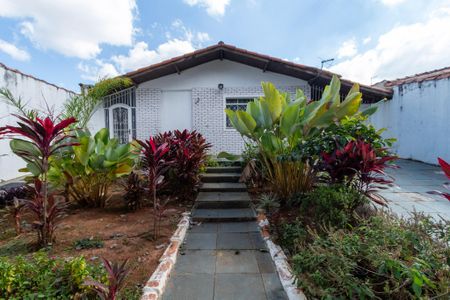 Casa para alugar com 146m², 3 quartos e 4 vagas Casa para alugar com 146m², 3 quartos e 4 vagasQuintal Frente