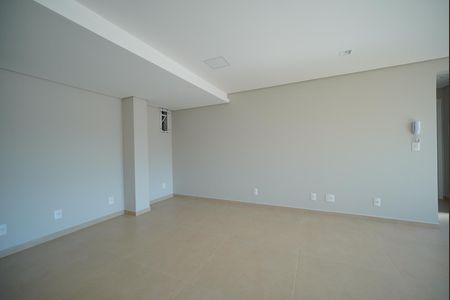 Sala de apartamento para alugar com 2 quartos, 106m² em Barreiros, São José