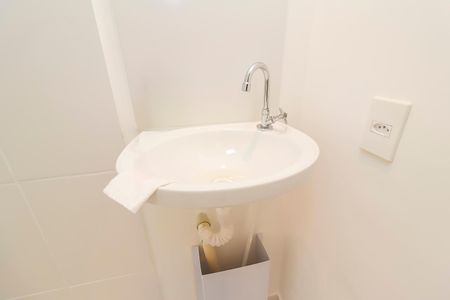 Banheiro de kitnet/studio para alugar com 1 quarto, 19m² em Vila Santana, São Paulo
