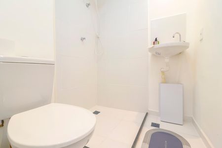 Banheiro de kitnet/studio para alugar com 1 quarto, 19m² em Vila Santana, São Paulo
