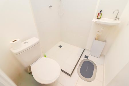 Banheiro de kitnet/studio para alugar com 1 quarto, 19m² em Vila Santana, São Paulo
