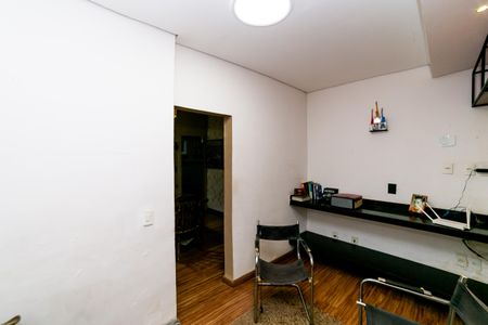 Casa para alugar com 100m², 3 quartos e 1 vaga Casa para alugar com 100m², 3 quartos e 1 vagaSala de TV