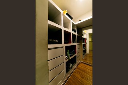 Casa para alugar com 100m², 3 quartos e 1 vaga Casa para alugar com 100m², 3 quartos e 1 vagaCloset da suíte