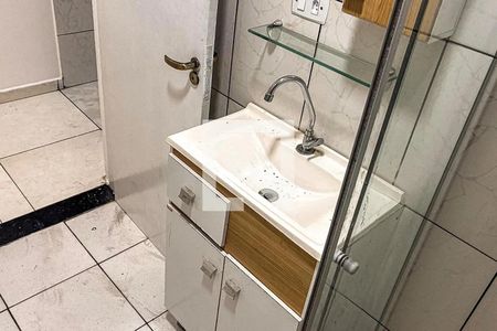 Banheiro de casa para alugar com 1 quarto, 125m² em Jardim Maria Rosa, Taboão da Serra