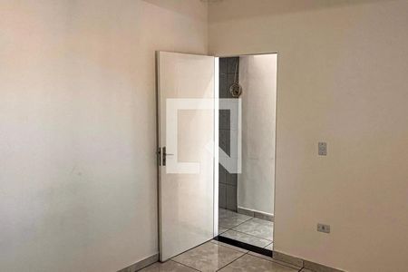 Quarto de casa para alugar com 1 quarto, 125m² em Jardim Maria Rosa, Taboão da Serra