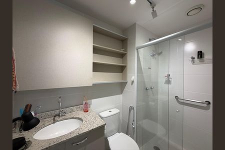 Apartamento à venda com 55m², 2 quartos e 1 vagaBanheiro da suíte 