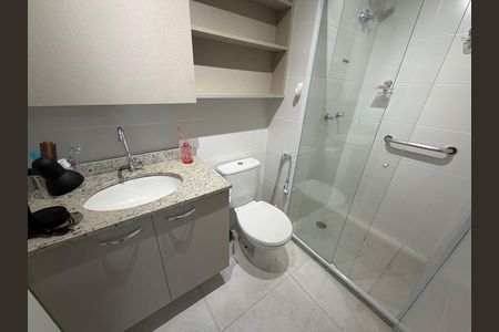 Apartamento à venda com 55m², 2 quartos e 1 vagaBanheiro da suíte 