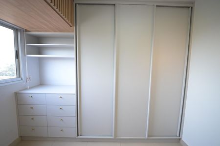 Apartamento à venda com 2 quartos, 56m² em Vila Rosa, Goiânia