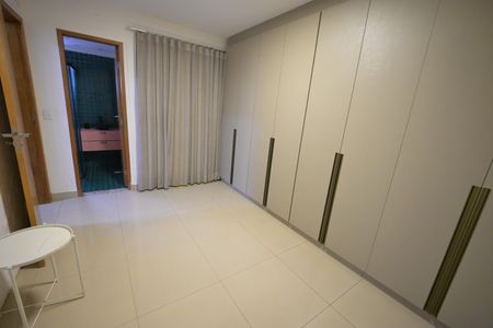 Apartamento à venda com 2 quartos, 56m² em Vila Rosa, Goiânia