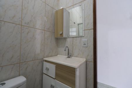 Casa para alugar com 60m², 2 quartos e sem vagaBanheiro